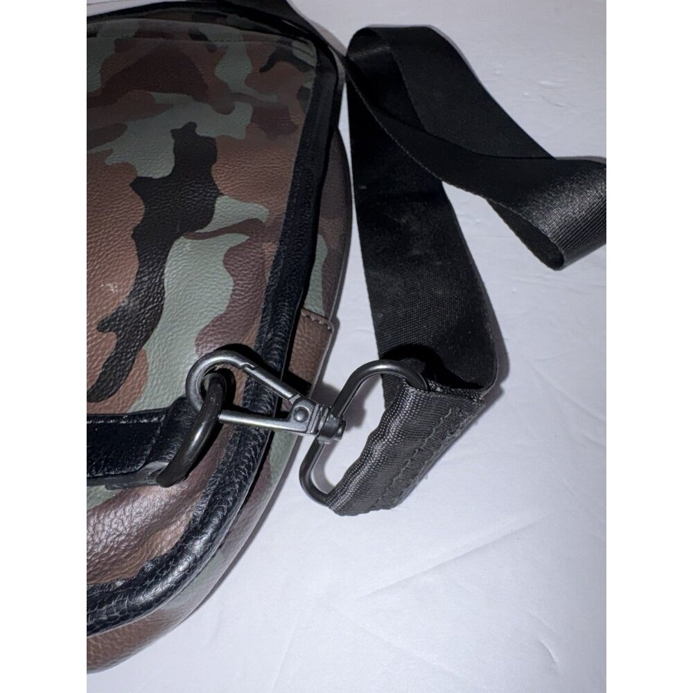 Steve Madden Camouflage Shoulder Sling Bag Small Zipper Pouches - Picture 6 of 13